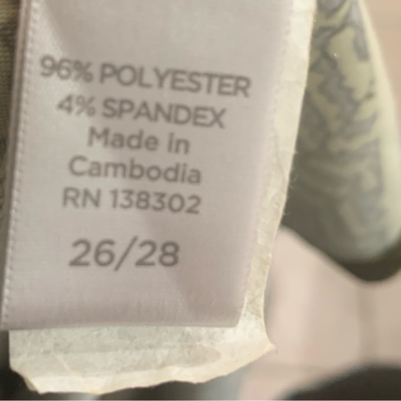 AVENUE Women’s Tunic - Floral long sleeve, Size: 26/28 - Picture 2 of 10